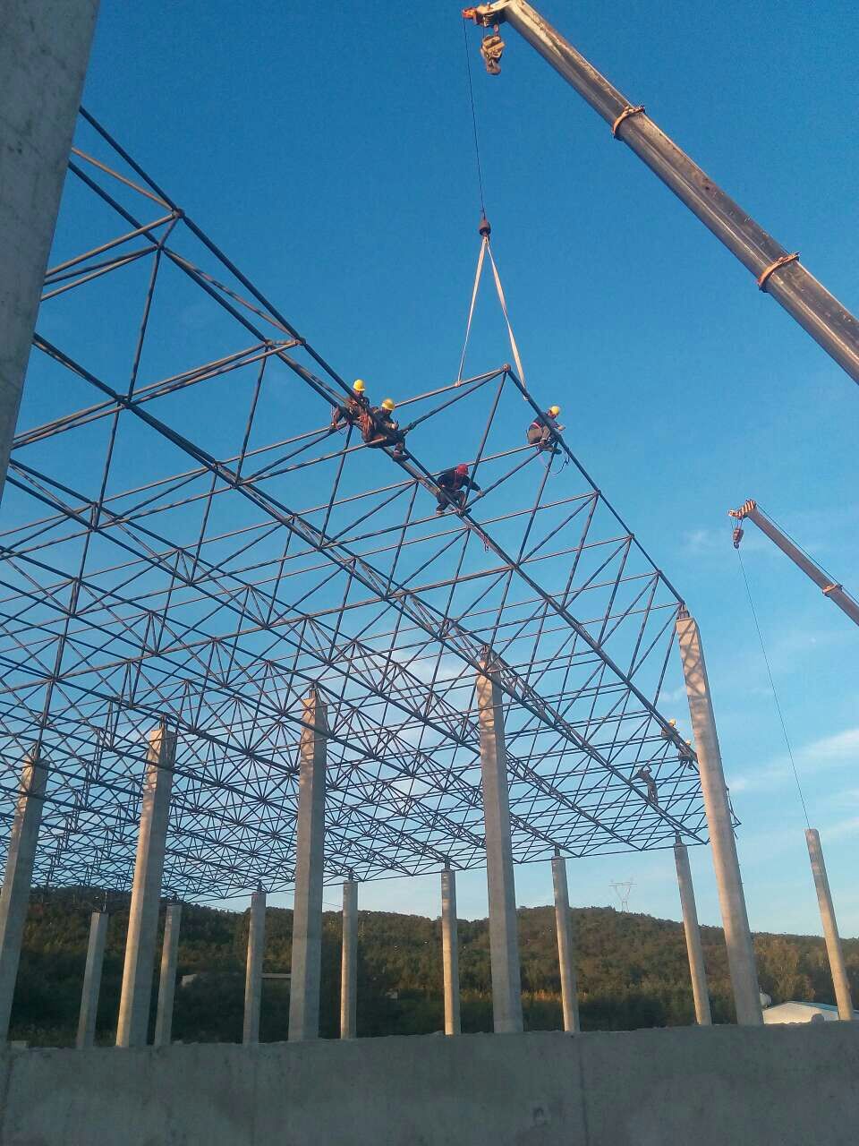 襄阳汪清物流园网架